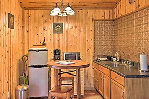 'the Boat House' Creekside Escape in Hot Springs!