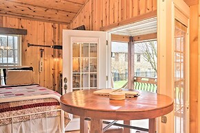 'the Boat House' Creekside Escape in Hot Springs!