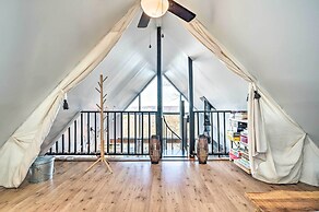 Great Cacapon Cabin w/ Mountain Views