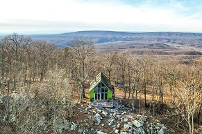 Great Cacapon Cabin w/ Mountain Views