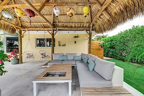 1 Mi to Pompano Beach: Vacation Rental w/ Pool!