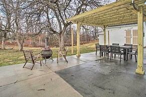 Sunny Front Royal Vacation Rental w/ Hot Tub!