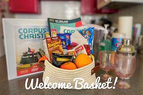 Corpus Christi Resort Condo - Walk to Beach!