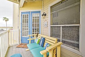 Corpus Christi Resort Condo - Walk to Beach!