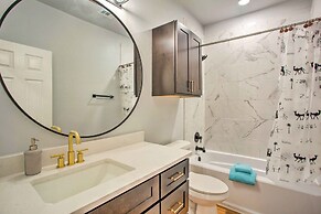 Denison Home w/ Balcony: Walk to Downtown!