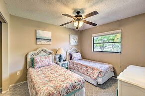 4 Mi to Beaches: Home w/ Lanai & Yard in Venice!