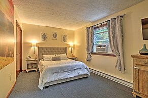 15 Mi to Camelback Ski Resort: Home w/ Deck!