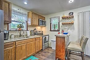 15 Mi to Camelback Ski Resort: Home w/ Deck!