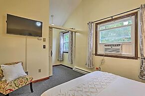 15 Mi to Camelback Ski Resort: Home w/ Deck!