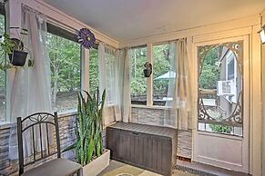 15 Mi to Camelback Ski Resort: Home w/ Deck!