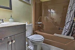 15 Mi to Camelback Ski Resort: Home w/ Deck!