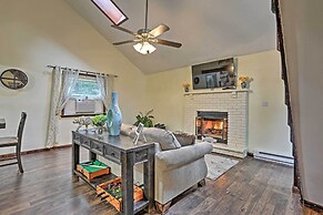 15 Mi to Camelback Ski Resort: Home w/ Deck!