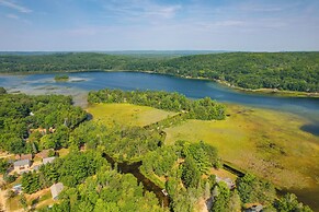 Atlanta Waterfront Cabin w/ Dock & Kayaks!