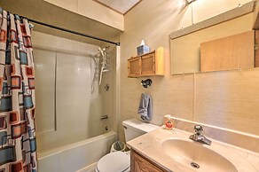 Atlanta Waterfront Cabin w/ Dock & Kayaks!