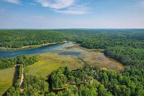 Atlanta Waterfront Cabin w/ Dock & Kayaks!