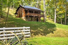 Scenic Trade Cabin w/ Deck Near Boone & App State!