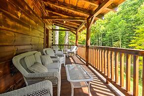 Scenic Trade Cabin w/ Deck Near Boone & App State!