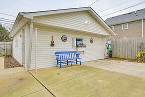 Family Apartment w/ Deck + Yard Near Northwestern