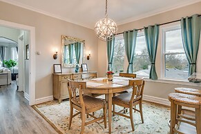 Family Apartment w/ Deck + Yard Near Northwestern