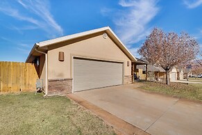 Moab Retreat: 10 Mi to Arches National Park!