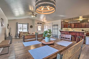 Moab Retreat: 10 Mi to Arches National Park!