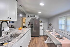 Lorain Lake Cottage < 1 Mi to Lake Erie Fun!