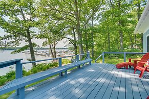 Charming Cottage on Sodus Bay: Deck + Grill!