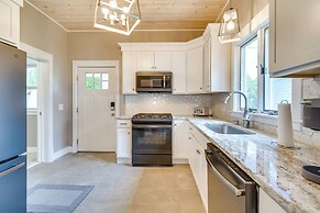 Waterfront Getaway on Sodus Bay: Prime Location!