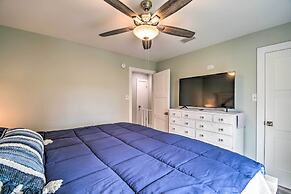 Gulf Shores Condo - Walk to Beach & Restaurants!