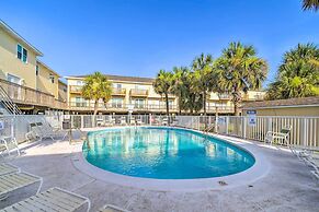 Gulf Shores Condo - Walk to Beach & Restaurants!