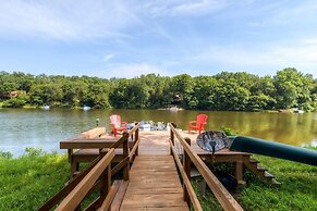 Quiet Lakefront Cottage With Dock & Resort Access!