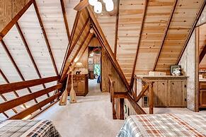 Quiet Lakefront Cottage With Dock & Resort Access!