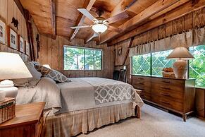 Quiet Lakefront Cottage With Dock & Resort Access!