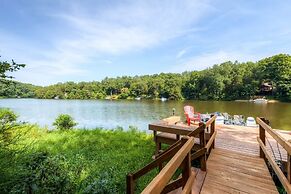 Quiet Lakefront Cottage With Dock & Resort Access!