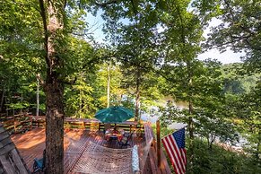 Quiet Lakefront Cottage With Dock & Resort Access!