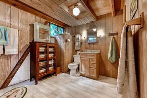 Quiet Lakefront Cottage With Dock & Resort Access!