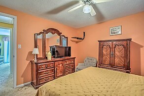 4 Mi to Barefoot Landing: North Myrtle Beach Home