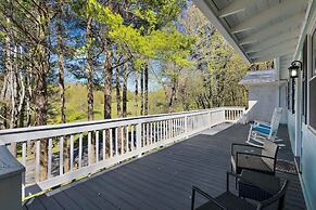 Boone Vacation Rental w/ Private Hot Tub & Deck