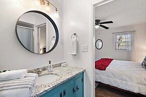 Boone Vacation Rental w/ Private Hot Tub & Deck