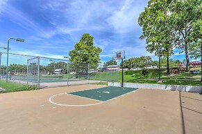 3 Mi to Branson Landing: Family Condo w/ Pool!