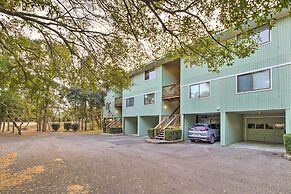 'sound of the Sea' Oak Island Condo w/ Pools!