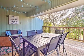 'sound of the Sea' Oak Island Condo w/ Pools!