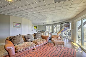 Scenic Pet-friendly House w/ Private Hot Tub!