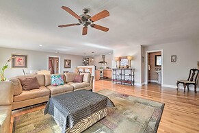 Scenic Pet-friendly House w/ Private Hot Tub!