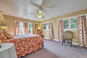 Scenic Pet-friendly House w/ Private Hot Tub!