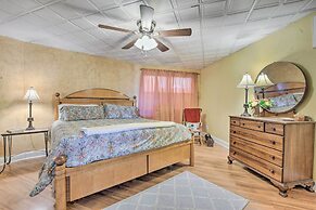 Scenic Pet-friendly House w/ Private Hot Tub!