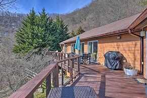Scenic Pet-friendly House w/ Private Hot Tub!