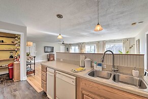 Scenic Pet-friendly House w/ Private Hot Tub!