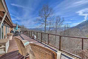 Scenic Pet-friendly House w/ Private Hot Tub!