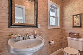 Scenic Pet-friendly House w/ Private Hot Tub!